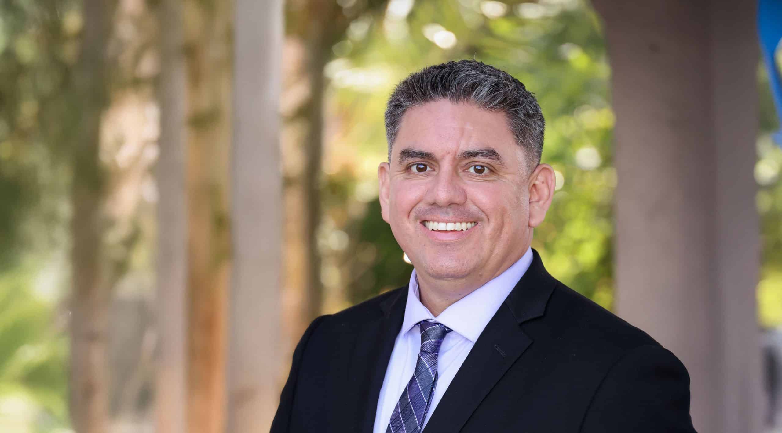 Headshot of Manny De La Torre, EdD, Dean of Academic Innovation and Strategic Program Development at Claremont Lincoln University